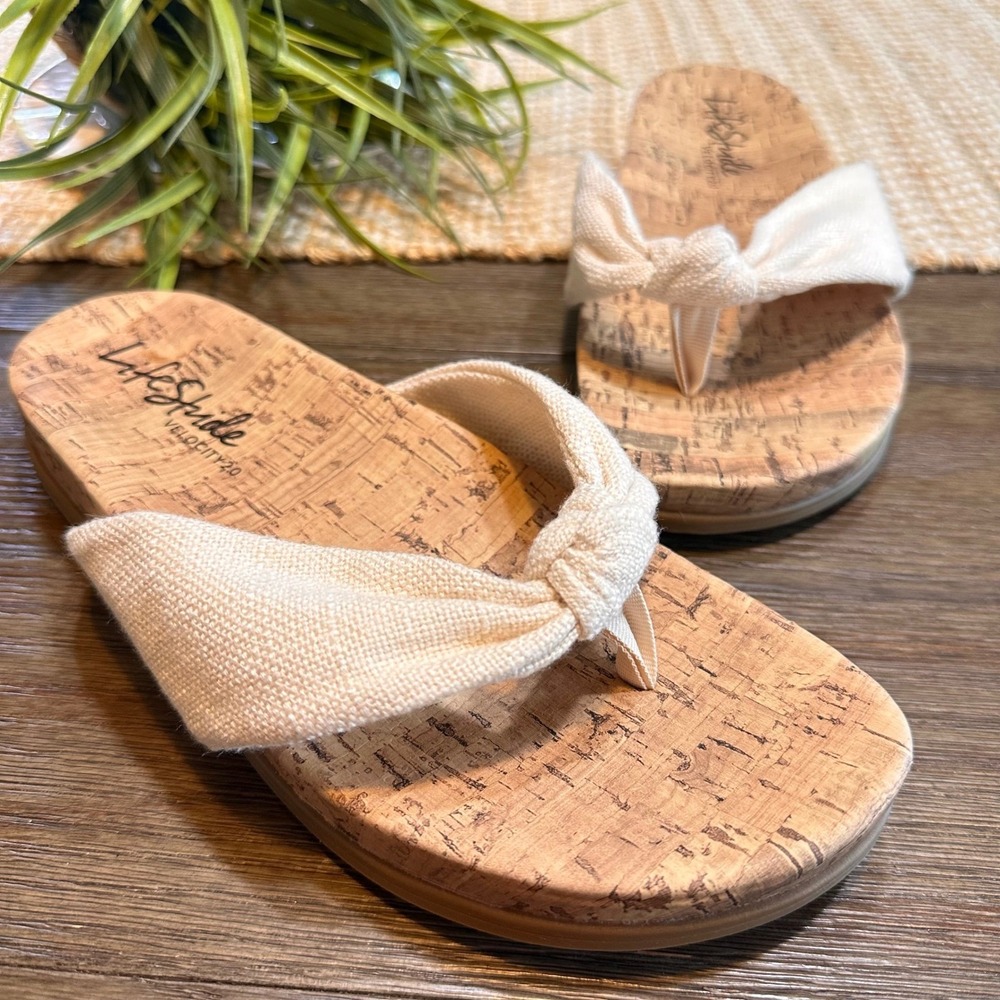 LifeStride Velocity 2.0 Women's Beige Knot Fabric Thong Sandals - Size 9W